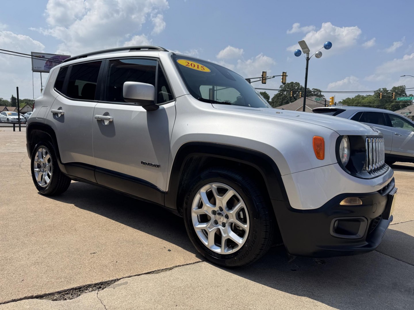 2015 SILVER JEEP RENEGADE LATITUDE (ZACCJABT2FP) , located at 5900 E. Lancaster Ave., Fort Worth, TX, 76112, (817) 457-5456, 0.000000, 0.000000- Photo#2