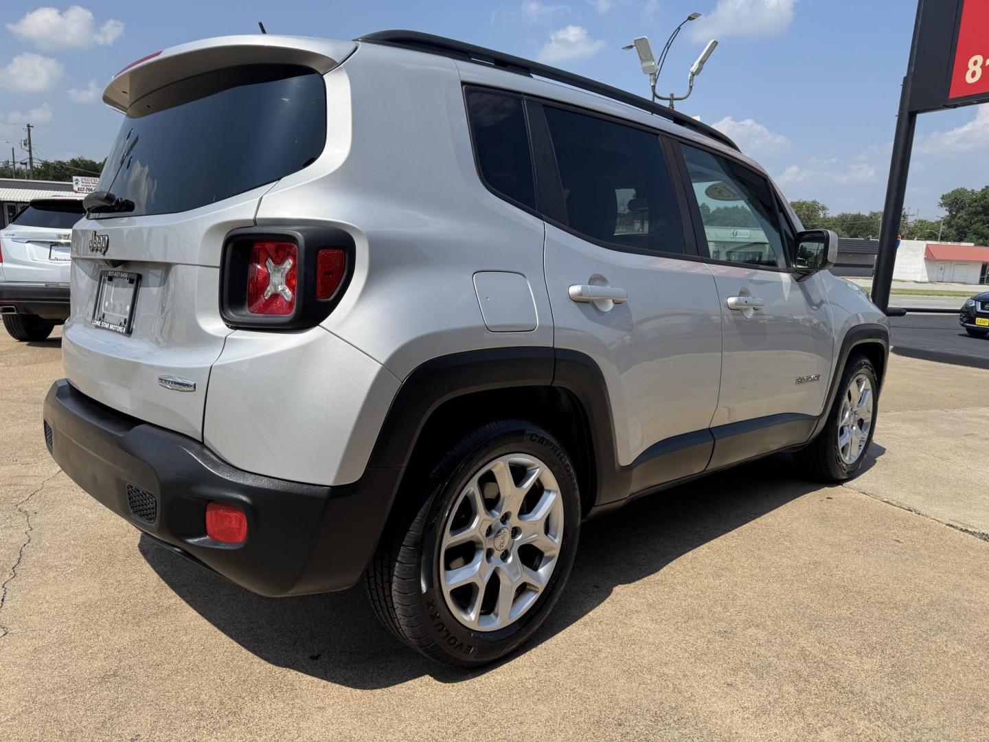 2015 SILVER JEEP RENEGADE LATITUDE (ZACCJABT2FP) , located at 5900 E. Lancaster Ave., Fort Worth, TX, 76112, (817) 457-5456, 0.000000, 0.000000- Photo#3