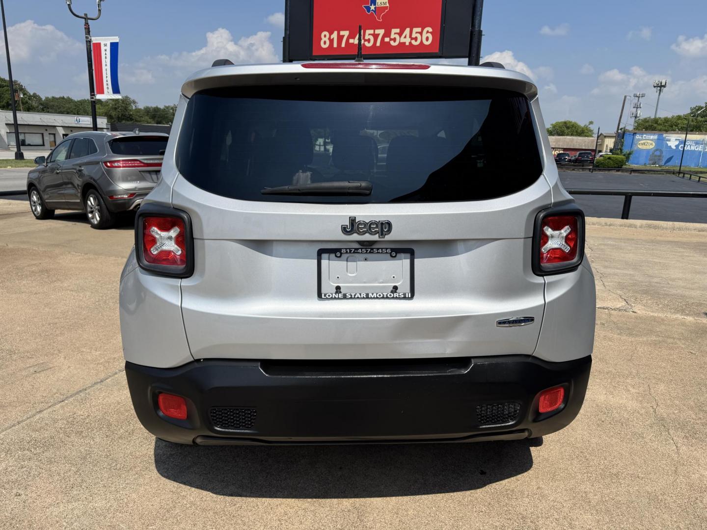 2015 SILVER JEEP RENEGADE LATITUDE (ZACCJABT2FP) , located at 5900 E. Lancaster Ave., Fort Worth, TX, 76112, (817) 457-5456, 0.000000, 0.000000- Photo#4