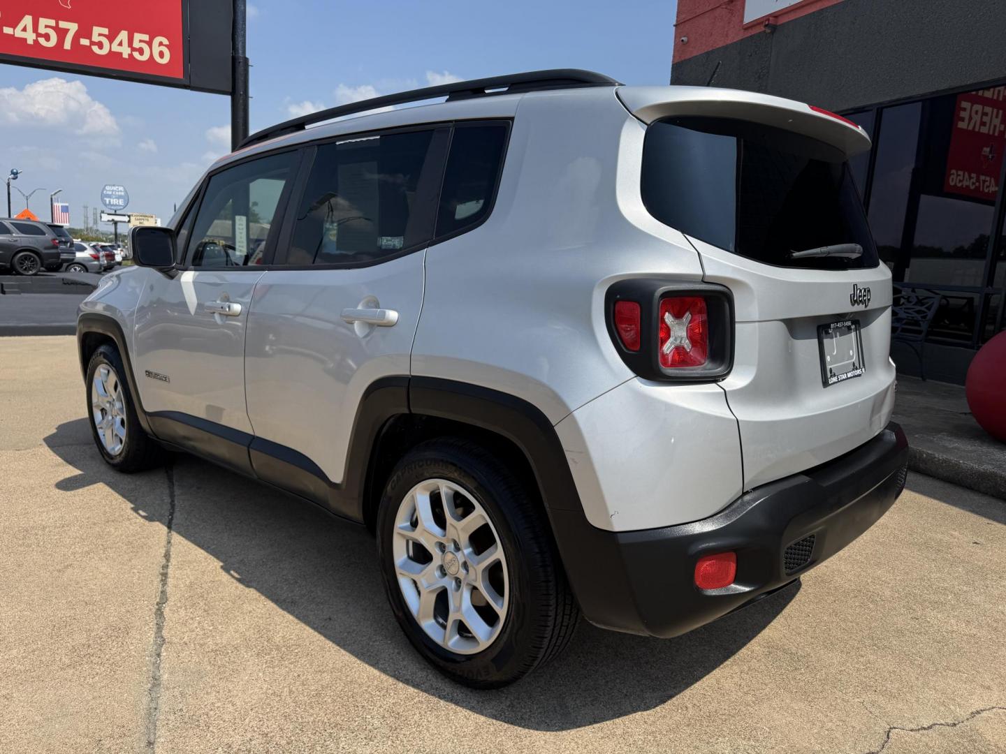 2015 SILVER JEEP RENEGADE LATITUDE (ZACCJABT2FP) , located at 5900 E. Lancaster Ave., Fort Worth, TX, 76112, (817) 457-5456, 0.000000, 0.000000- Photo#6