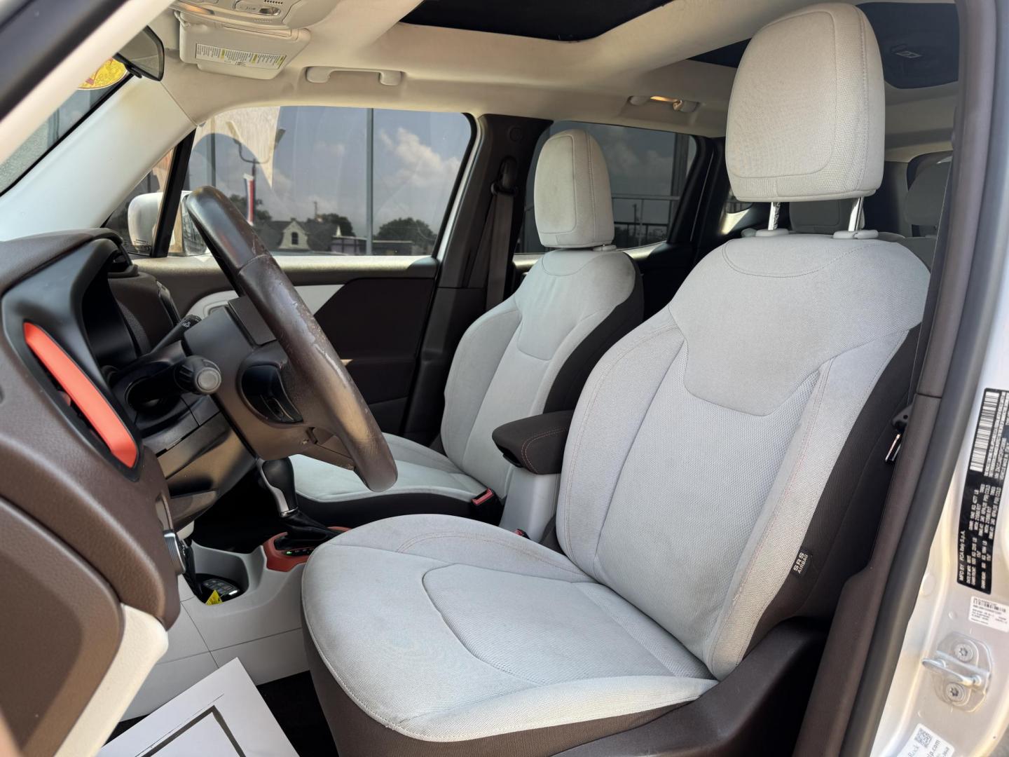 2015 SILVER JEEP RENEGADE LATITUDE (ZACCJABT2FP) , located at 5900 E. Lancaster Ave., Fort Worth, TX, 76112, (817) 457-5456, 0.000000, 0.000000- Photo#10