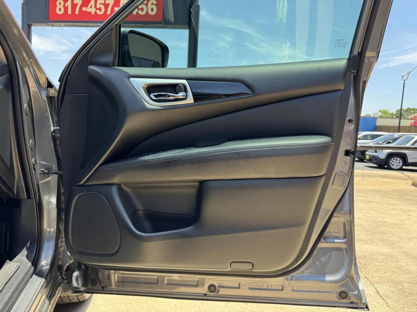 2019 GRAY NISSAN PATHFINDER S; SL; PL (5N1DR2MN9KC) , located at 5900 E. Lancaster Ave., Fort Worth, TX, 76112, (817) 457-5456, 0.000000, 0.000000- Photo#16