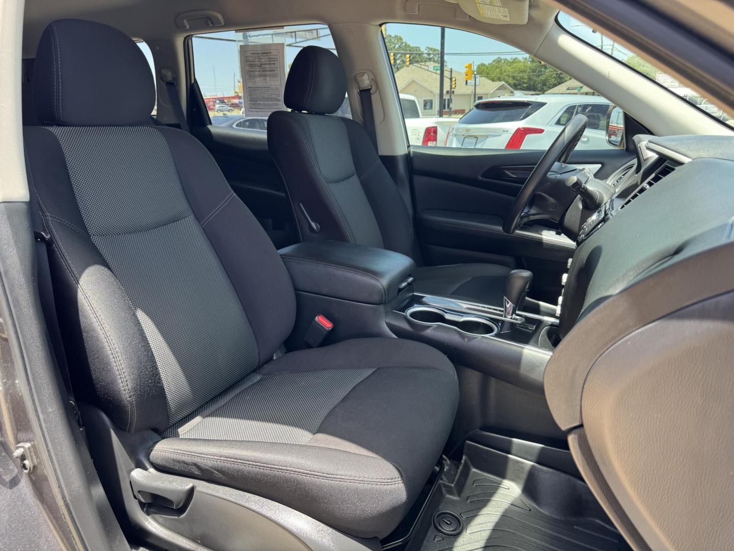 2019 GRAY NISSAN PATHFINDER S; SL; PL (5N1DR2MN9KC) , located at 5900 E. Lancaster Ave., Fort Worth, TX, 76112, (817) 457-5456, 0.000000, 0.000000- Photo#18