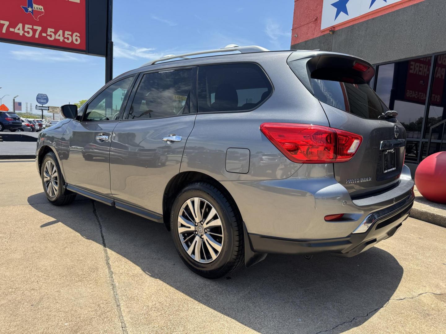2019 GRAY NISSAN PATHFINDER S; SL; PL (5N1DR2MN9KC) , located at 5900 E. Lancaster Ave., Fort Worth, TX, 76112, (817) 457-5456, 0.000000, 0.000000- Photo#7