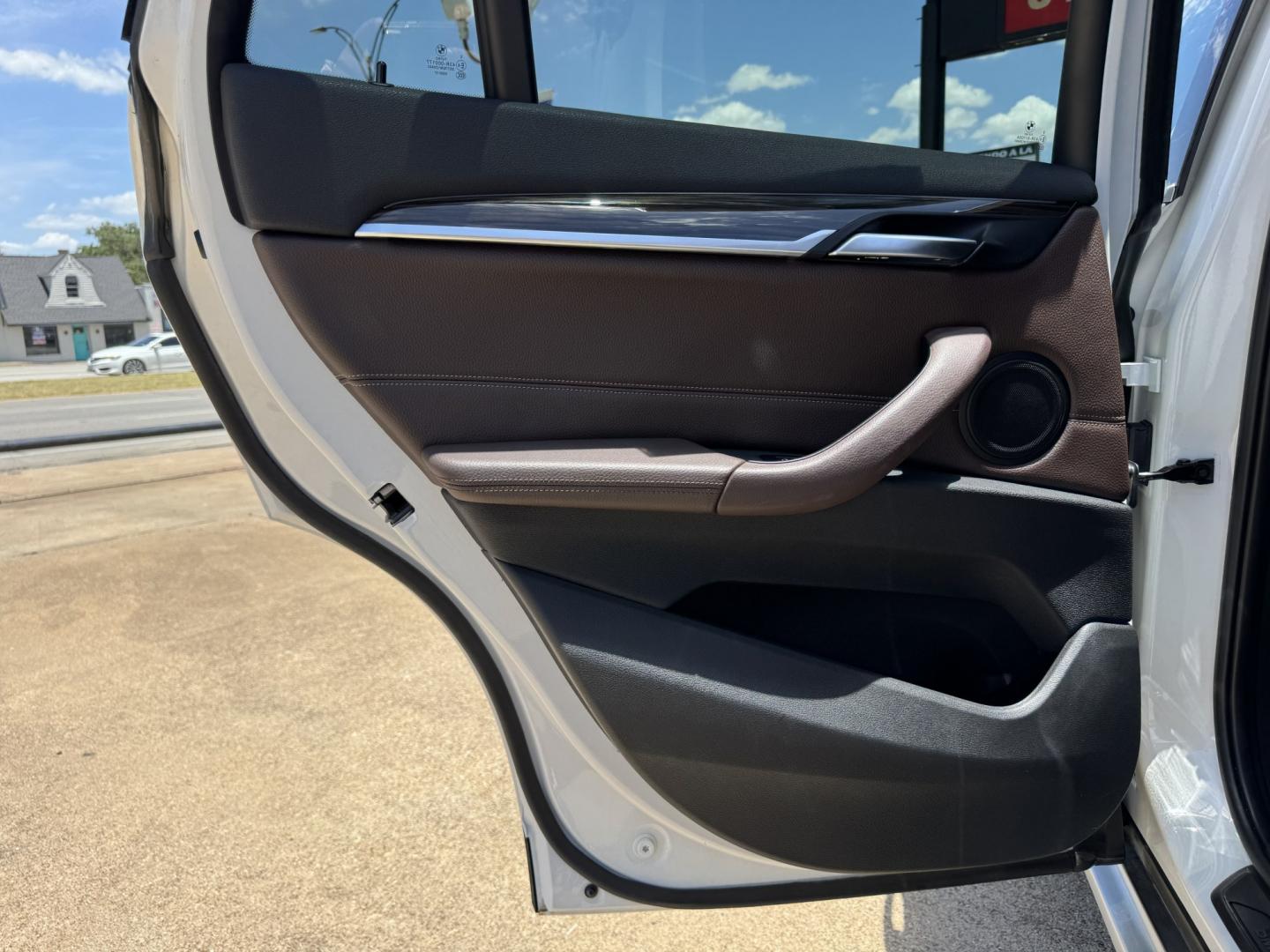 2018 WHITE BMW X1 SDRIVE28I (WBXHU7C31J5) , located at 5900 E. Lancaster Ave., Fort Worth, TX, 76112, (817) 457-5456, 0.000000, 0.000000- Photo#13