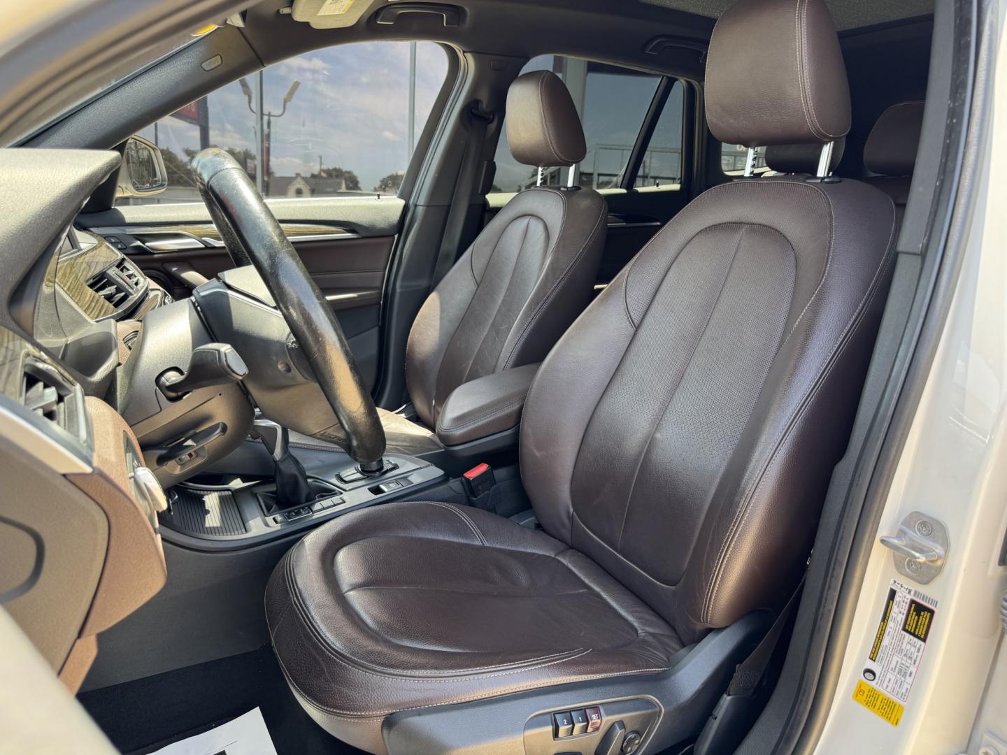 2018 WHITE BMW X1 SDRIVE28I (WBXHU7C31J5) , located at 5900 E. Lancaster Ave., Fort Worth, TX, 76112, (817) 457-5456, 0.000000, 0.000000- Photo#12