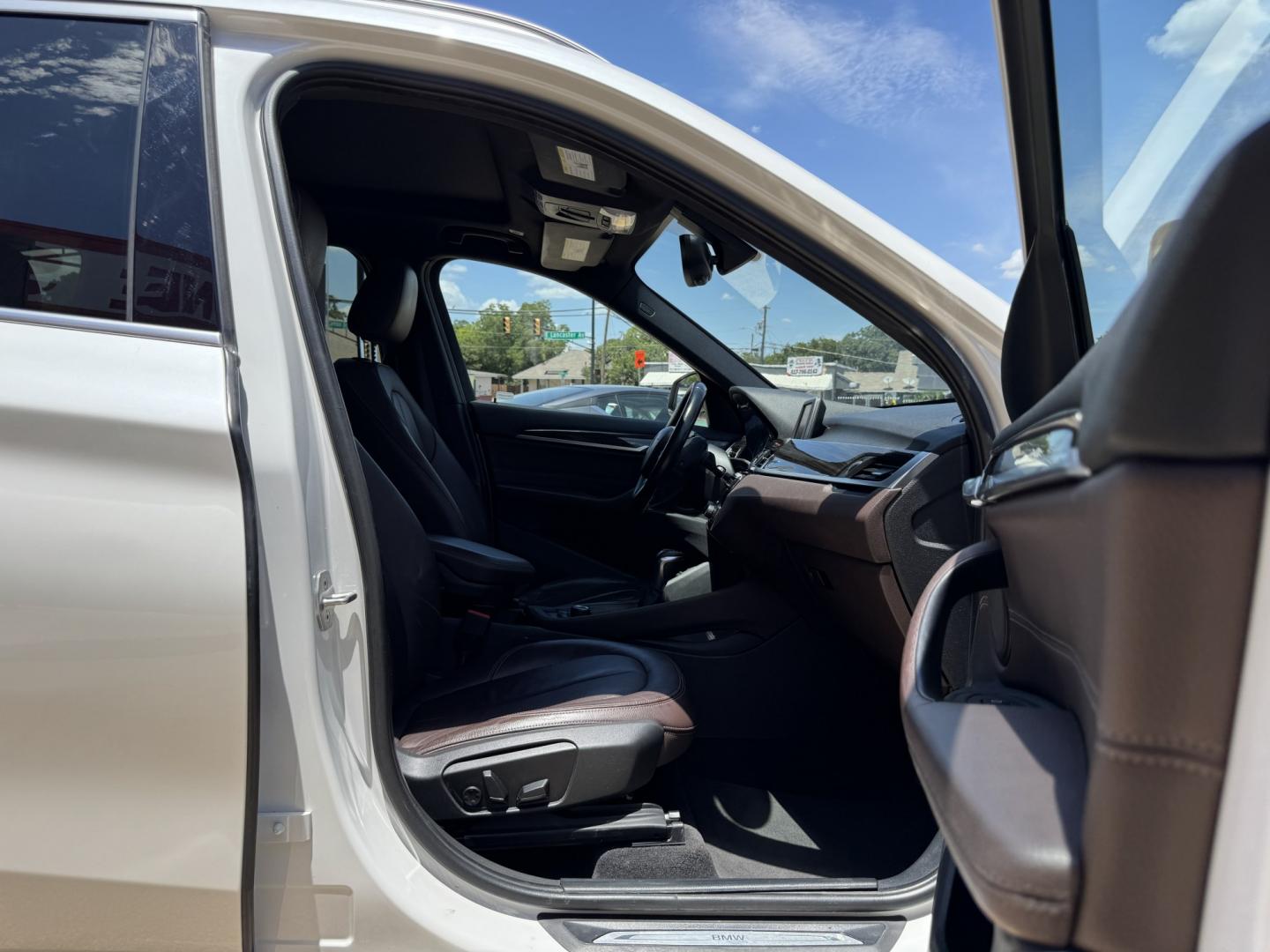 2018 WHITE BMW X1 SDRIVE28I (WBXHU7C31J5) , located at 5900 E. Lancaster Ave., Fort Worth, TX, 76112, (817) 457-5456, 0.000000, 0.000000- Photo#18