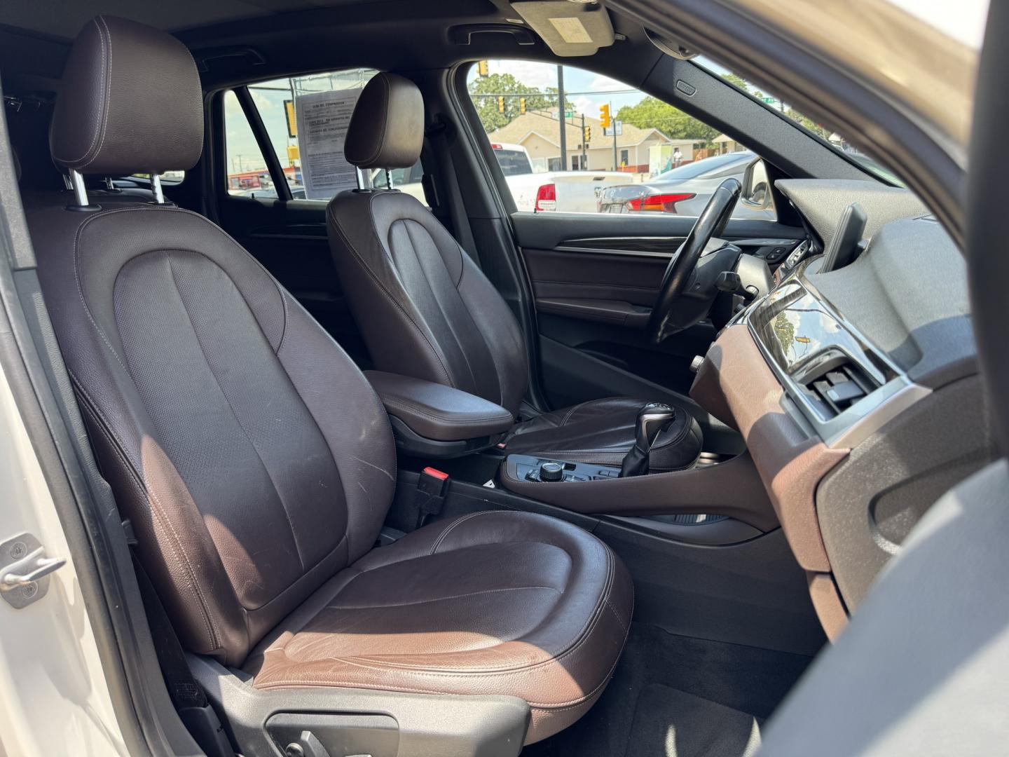 2018 WHITE BMW X1 SDRIVE28I (WBXHU7C31J5) , located at 5900 E. Lancaster Ave., Fort Worth, TX, 76112, (817) 457-5456, 0.000000, 0.000000- Photo#19