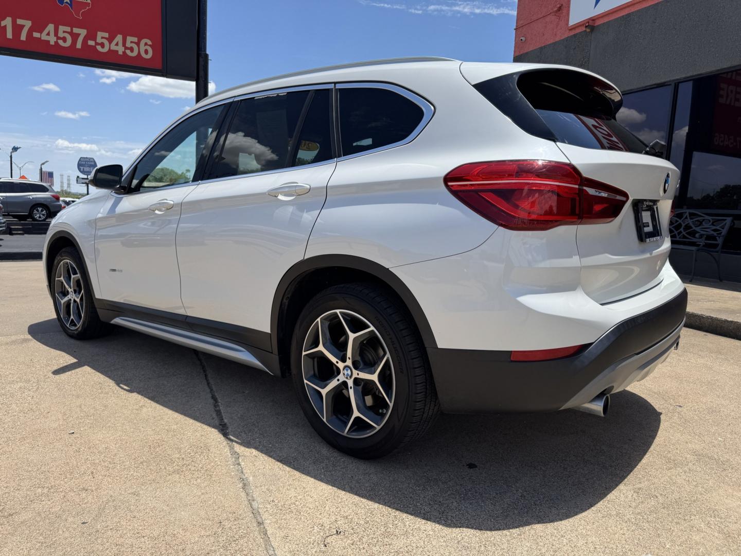 2018 WHITE BMW X1 SDRIVE28I (WBXHU7C31J5) , located at 5900 E. Lancaster Ave., Fort Worth, TX, 76112, (817) 457-5456, 0.000000, 0.000000- Photo#7