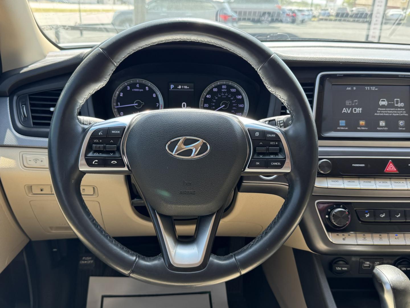 2018 WHITE HYUNDAI SONATA LIMITED; SPOR (5NPE34AF0JH) , located at 5900 E. Lancaster Ave., Fort Worth, TX, 76112, (817) 457-5456, 0.000000, 0.000000- Photo#20