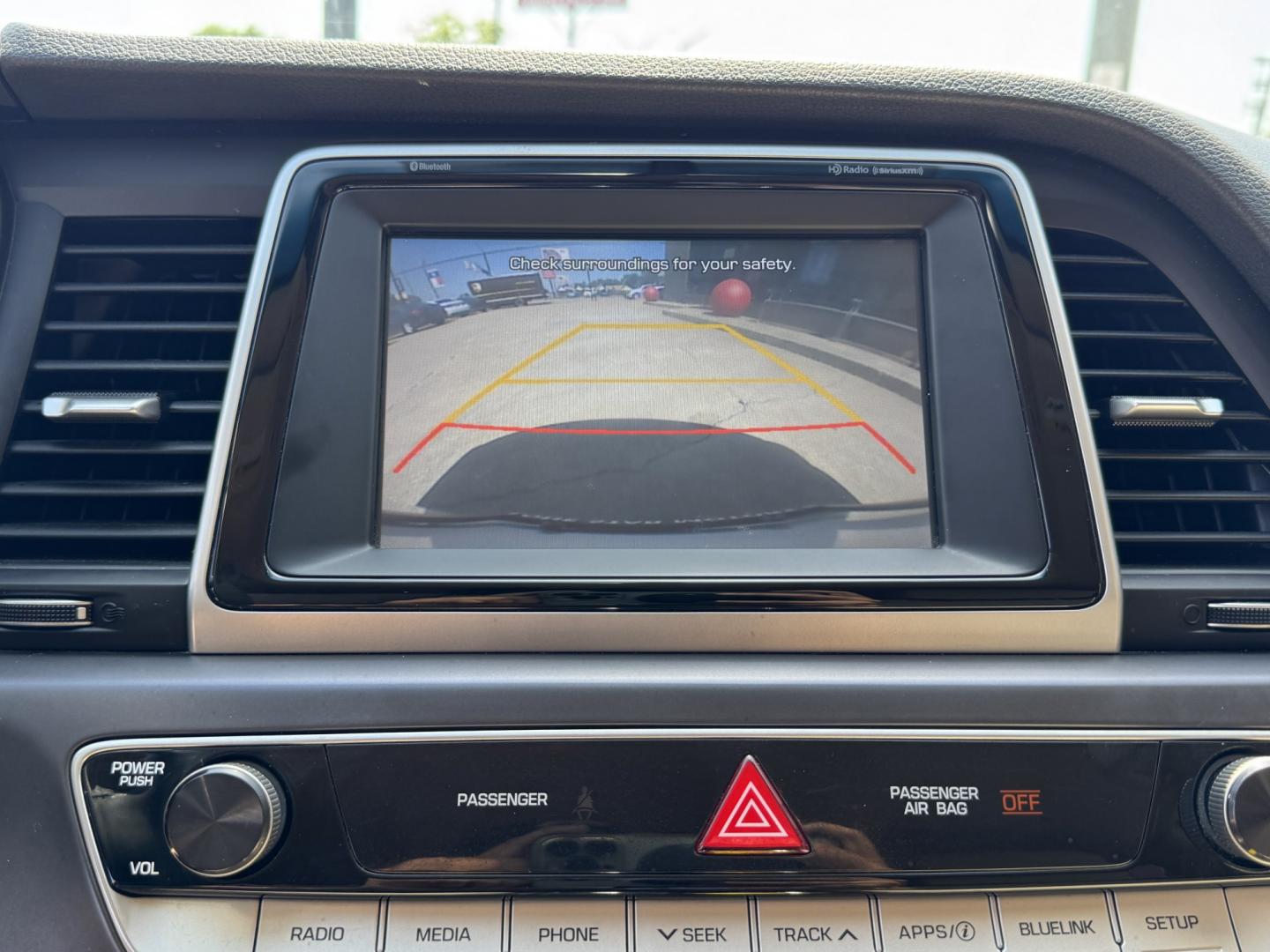 2018 WHITE HYUNDAI SONATA LIMITED; SPOR (5NPE34AF0JH) , located at 5900 E. Lancaster Ave., Fort Worth, TX, 76112, (817) 457-5456, 0.000000, 0.000000- Photo#21
