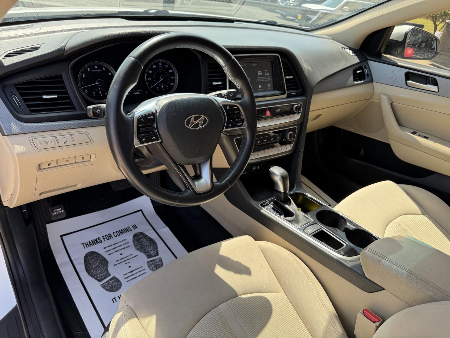 2018 WHITE HYUNDAI SONATA LIMITED; SPOR (5NPE34AF0JH) , located at 5900 E. Lancaster Ave., Fort Worth, TX, 76112, (817) 457-5456, 0.000000, 0.000000- Photo#9
