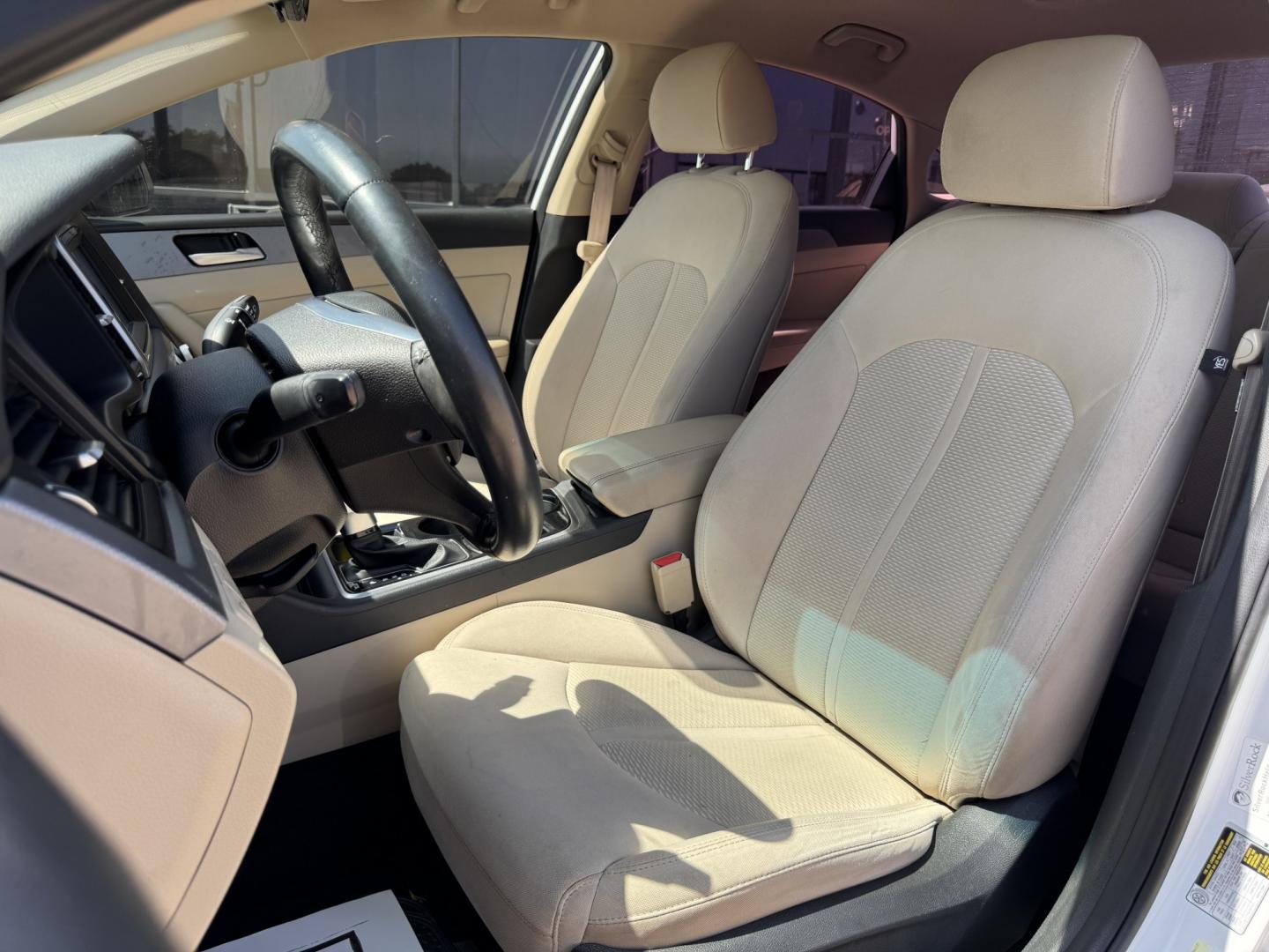 2018 WHITE HYUNDAI SONATA LIMITED; SPOR (5NPE34AF0JH) , located at 5900 E. Lancaster Ave., Fort Worth, TX, 76112, (817) 457-5456, 0.000000, 0.000000- Photo#10