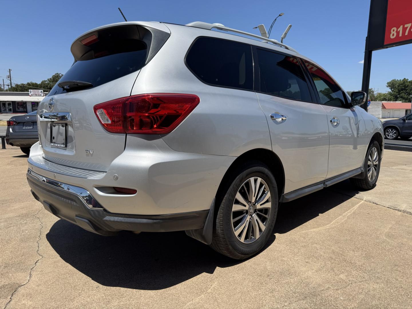 2018 SILVER NISSAN PATHFINDER S; SL; PL (5N1DR2MN0JC) , located at 5900 E. Lancaster Ave., Fort Worth, TX, 76112, (817) 457-5456, 0.000000, 0.000000- Photo#3