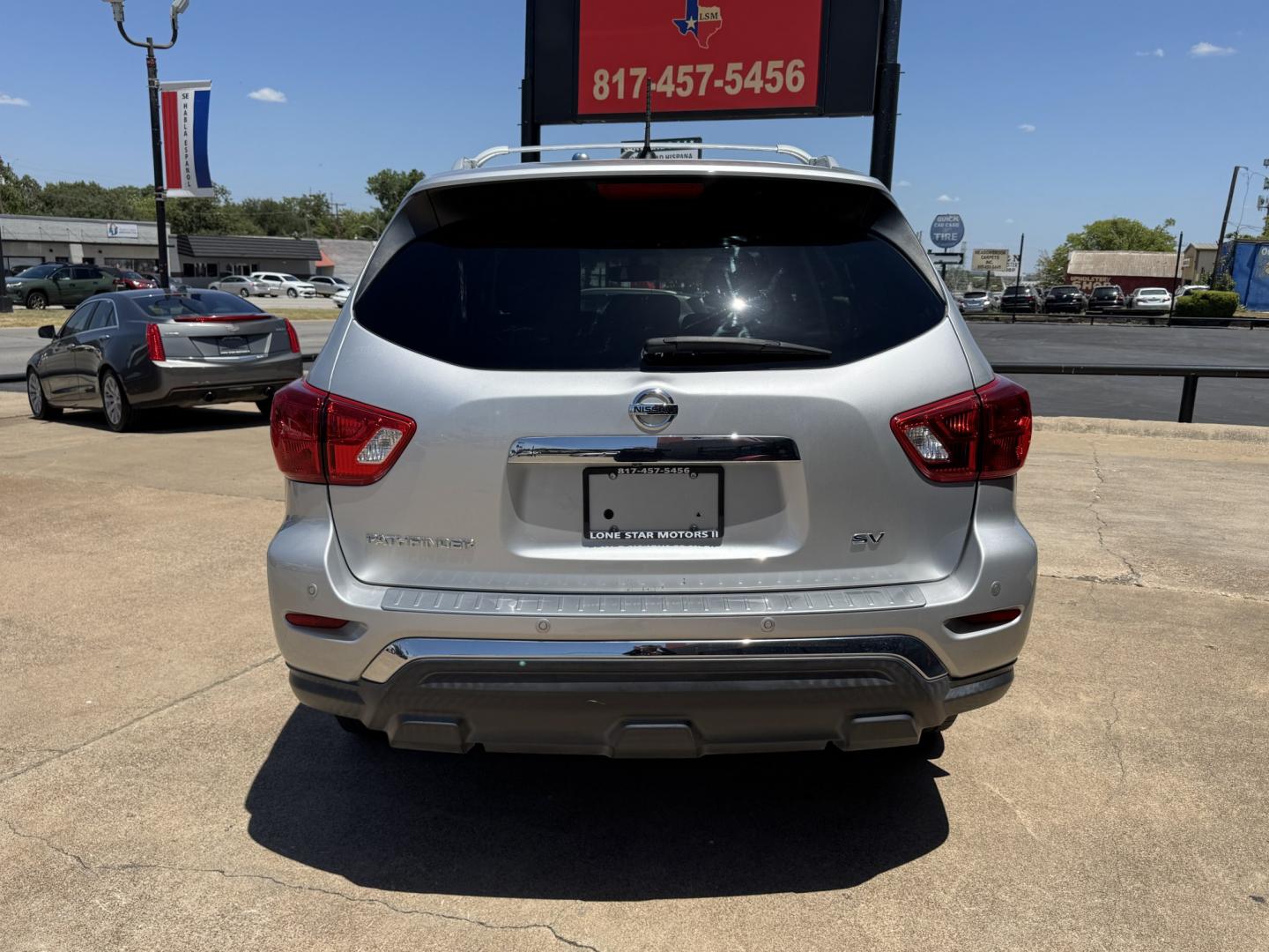 2018 SILVER NISSAN PATHFINDER S; SL; PL (5N1DR2MN0JC) , located at 5900 E. Lancaster Ave., Fort Worth, TX, 76112, (817) 457-5456, 0.000000, 0.000000- Photo#4