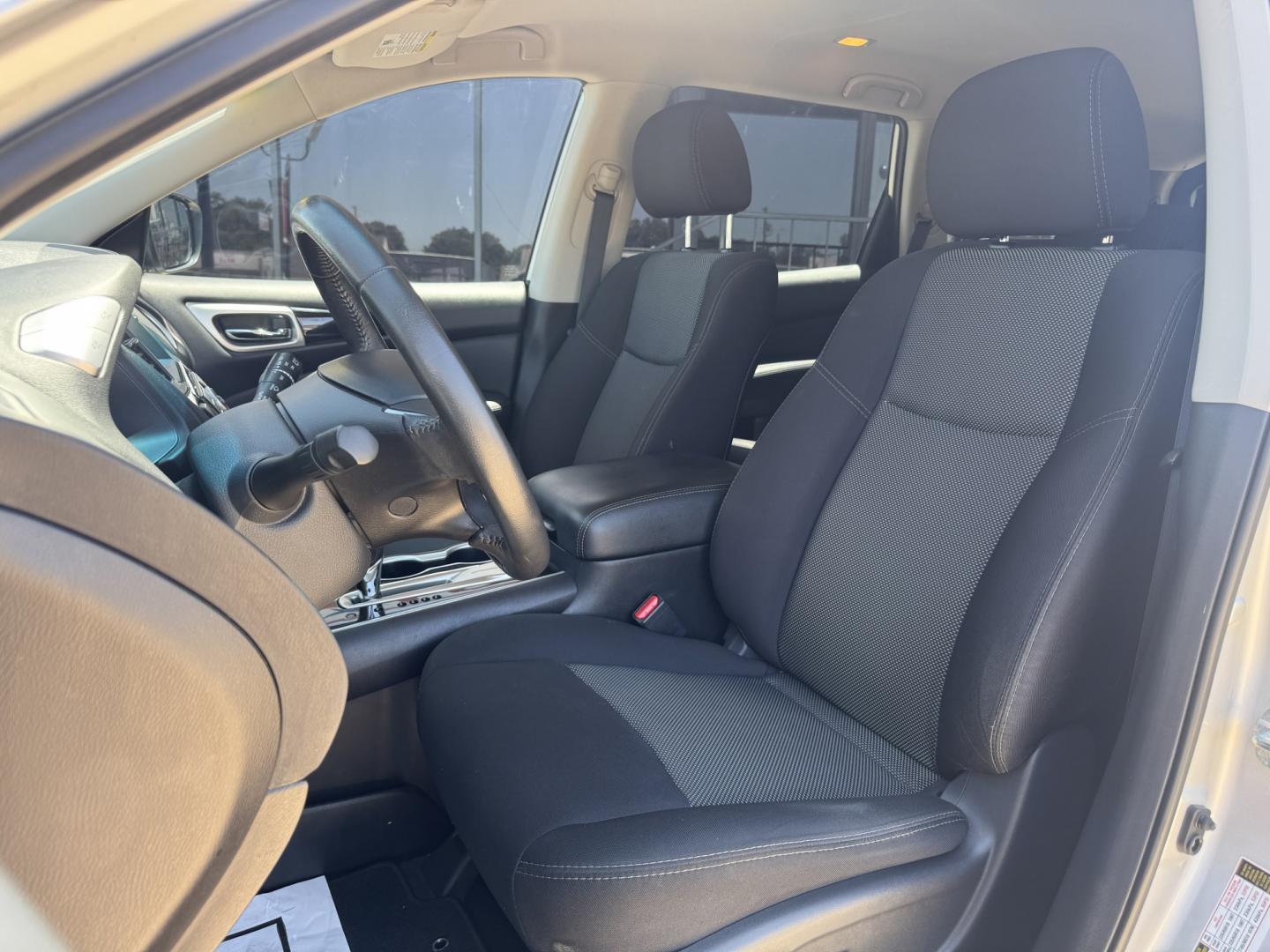 2018 SILVER NISSAN PATHFINDER S; SL; PL (5N1DR2MN0JC) , located at 5900 E. Lancaster Ave., Fort Worth, TX, 76112, (817) 457-5456, 0.000000, 0.000000- Photo#11