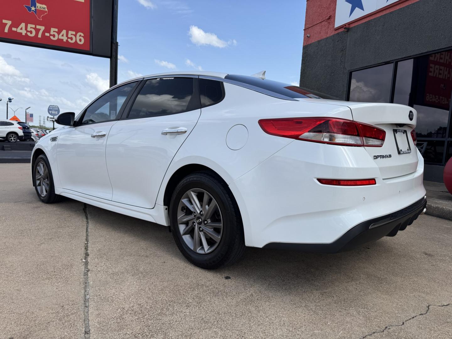 2020 WHITE KIA OPTIMA LX; S; SE (5XXGT4L3XLG) , located at 5900 E. Lancaster Ave., Fort Worth, TX, 76112, (817) 457-5456, 0.000000, 0.000000- Photo#6