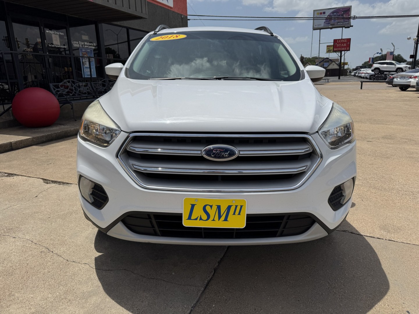 2018 WHITE FORD ESCAPE SE (1FMCU9GD5JU) , located at 5900 E. Lancaster Ave., Fort Worth, TX, 76112, (817) 457-5456, 0.000000, 0.000000- Photo#1