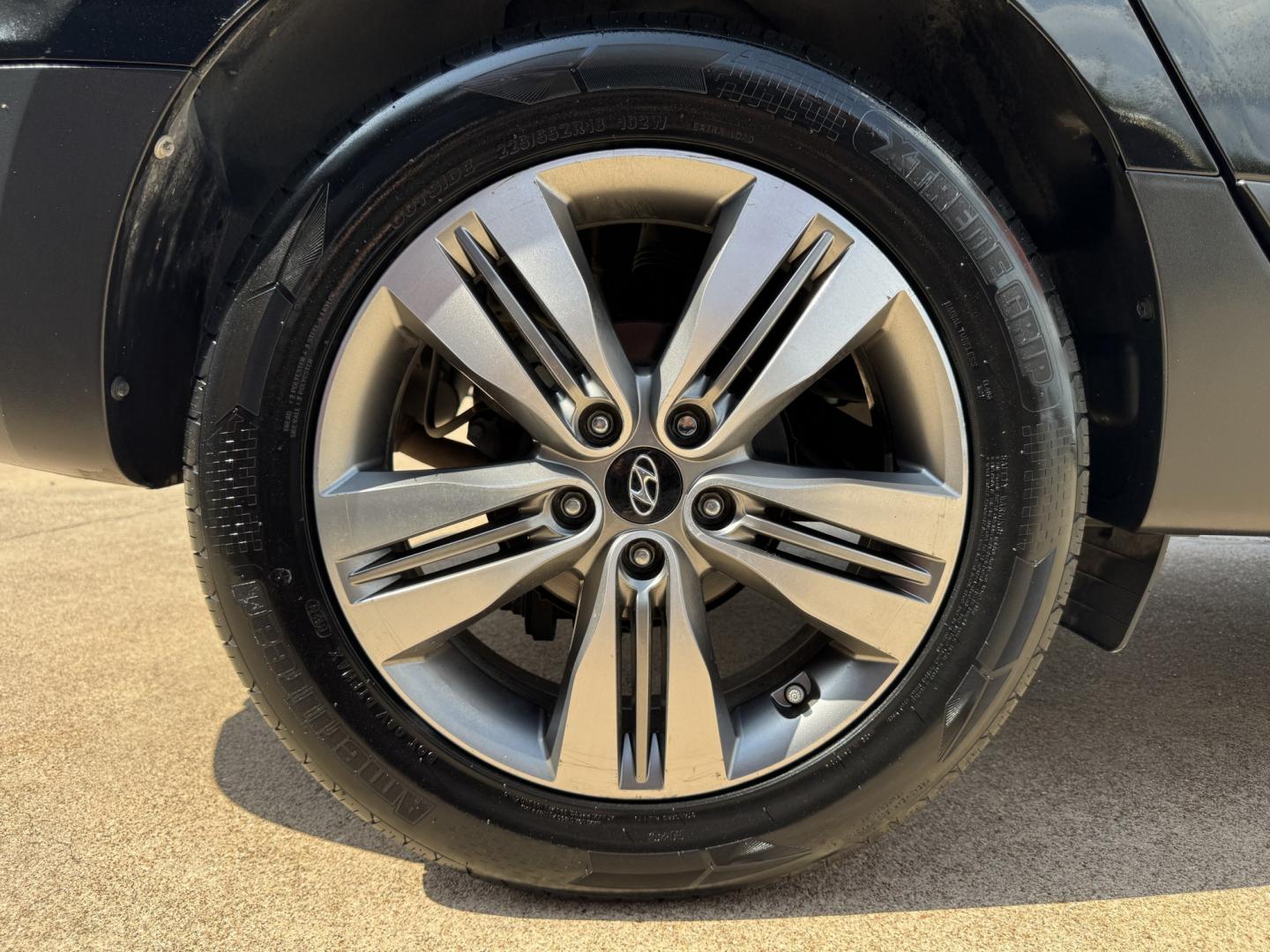 2014 BLACK HYUNDAI TUCSON LIMITED; SE (KM8JU3AG3EU) , located at 5900 E. Lancaster Ave., Fort Worth, TX, 76112, (817) 457-5456, 0.000000, 0.000000- Photo#24