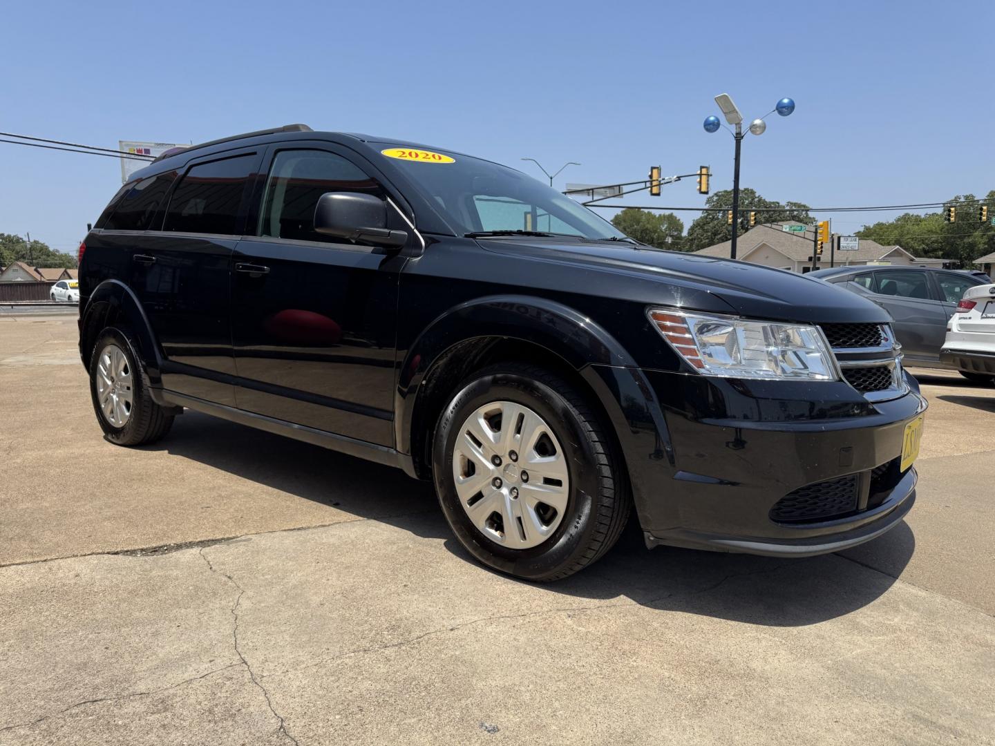 2020 BLACK DODGE JOURNEY SE (3C4PDCAB1LT) , located at 5900 E. Lancaster Ave., Fort Worth, TX, 76112, (817) 457-5456, 0.000000, 0.000000- Photo#2