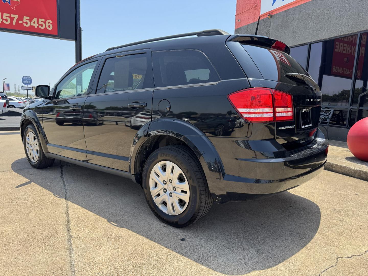 2020 BLACK DODGE JOURNEY SE (3C4PDCAB1LT) , located at 5900 E. Lancaster Ave., Fort Worth, TX, 76112, (817) 457-5456, 0.000000, 0.000000- Photo#7